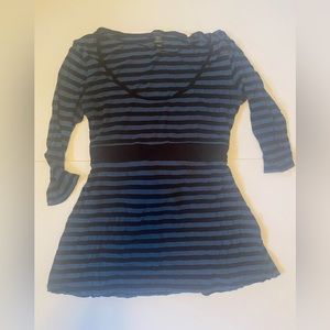 H&M striped tee size M